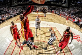 全球足球赛事-冰火博弈，JackeyLove战术变奏 vs FPX铁律锁定胜局
